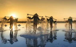 Vietnam travel money guide